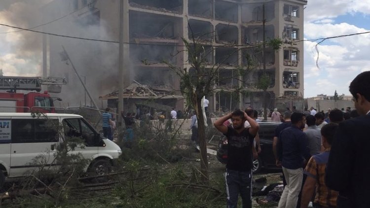 Двама убити и четирима ранени при атака в Турция