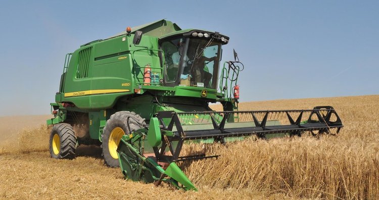 Земеделската кооперация в село Странско, която е една от успешните в общината, обработва тази година 8 700 дка