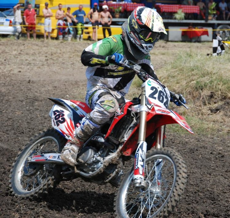 53-ма състезатели мериха сили в мотокрос край Горски извор