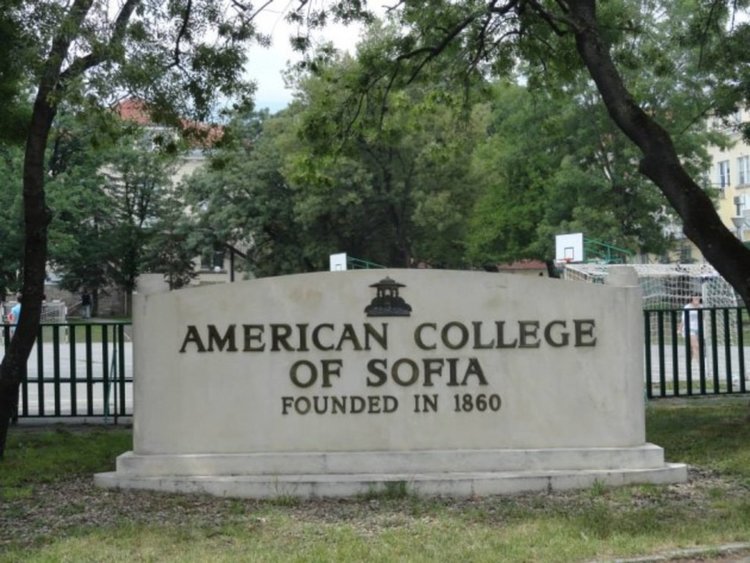 Ученик от Американския колеж с 3 пълни шестици на матурите