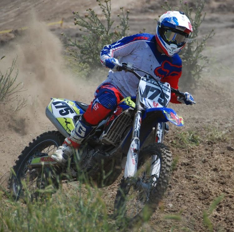 53-ма състезатели мериха сили в мотокрос край Горски извор