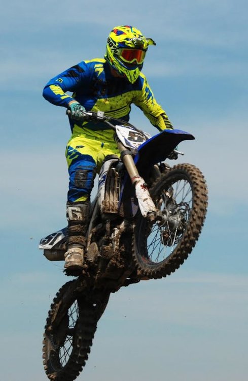 53-ма състезатели мериха сили в мотокрос край Горски извор