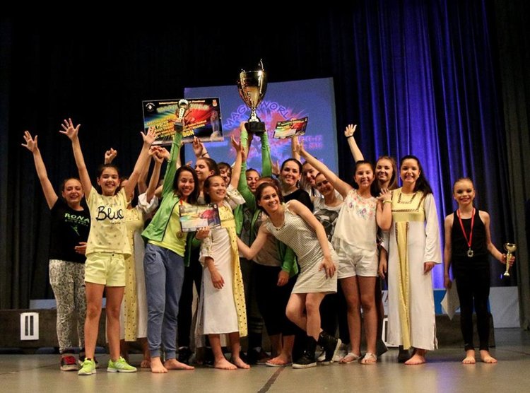 Гранд при за блестящото представяне на „Рона“ у дома