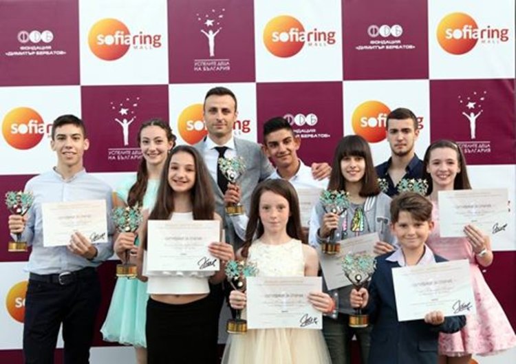 снимки: Фейсбук