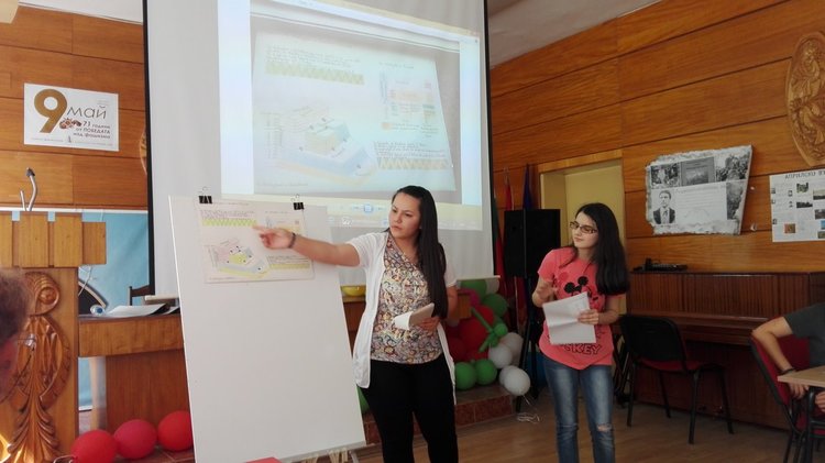 Интересни теми презентираха осмокласниците от немската паралелка на "Славейков"