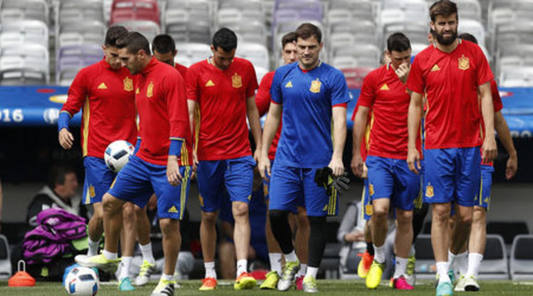 Мачовете днес: Испания влиза в битката за безпрецедентна трета поредна титла