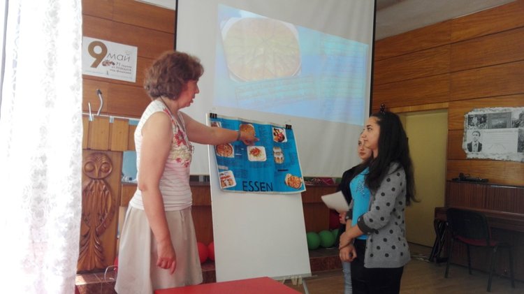 Интересни теми презентираха осмокласниците от немската паралелка на "Славейков"