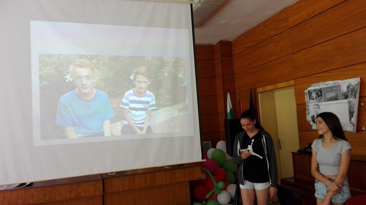 Интересни теми презентираха осмокласниците от немската паралелка на "Славейков"