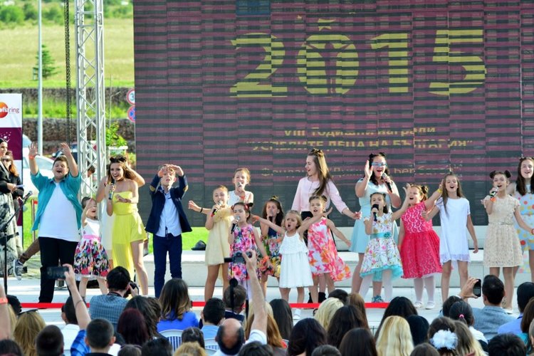  Александра Драгова от Хасково със стипендия от Бербатов