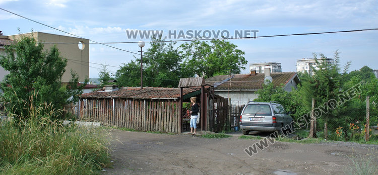 Авария остави кв. Куба без вода, спуканата тръба минава под къща