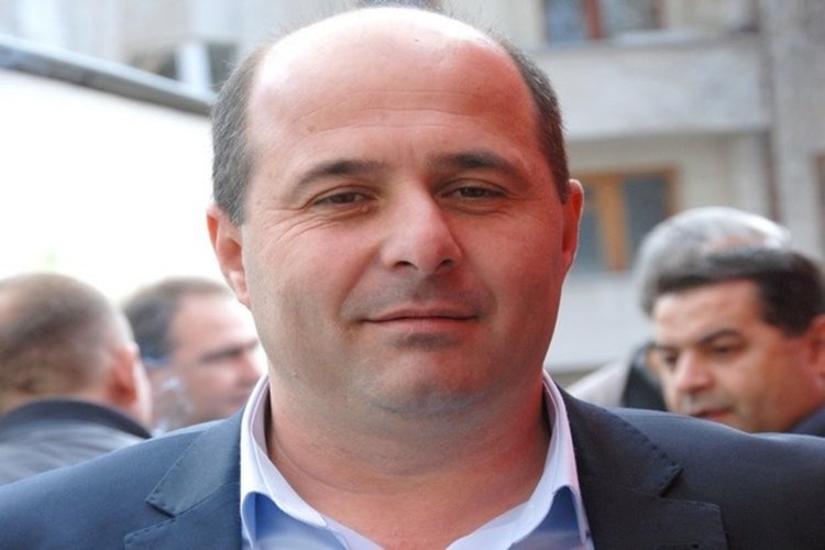  Областният лидар на ДПС в Хасково Ерджан Юсуф казва за ДОСТ, че е балон, който скоро ще се спука