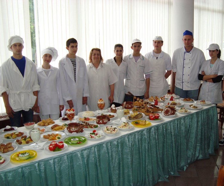 Втори шанс: Гимназията по туризъм в Смолян обяви задочна форма на обучение