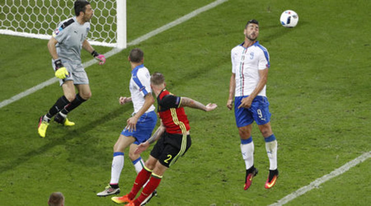 Италия попари амбициите на Белгия с перфектна тактика