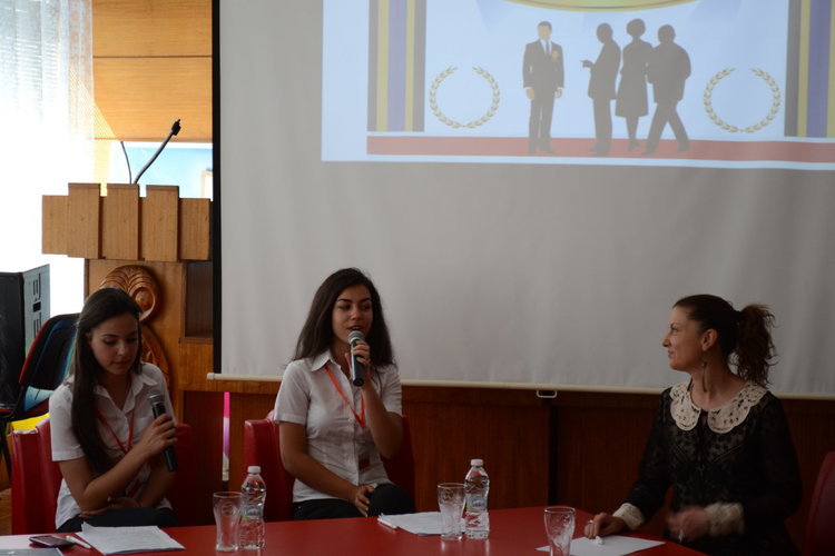  Миролюба Бенатова гостува в „Големият шлем” на славейковци