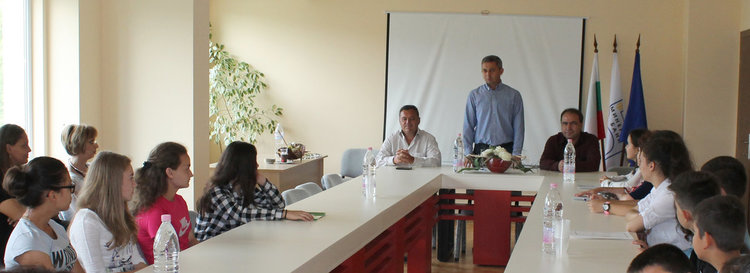 Ученици управляваха  Баните за час