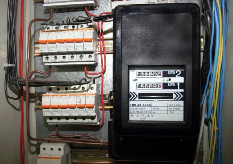 Пипнаха крадец на ток в Димитровград