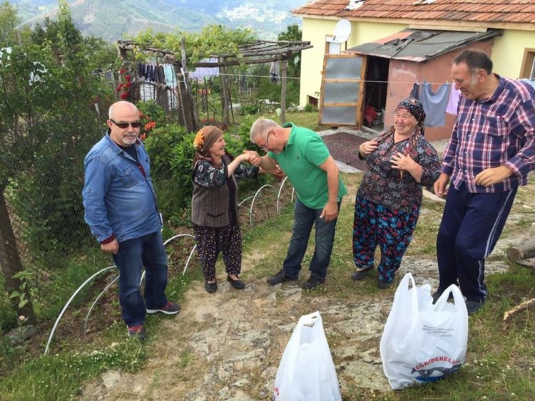 Раздадоха хранителни продукти на социално слаби в Ардинско