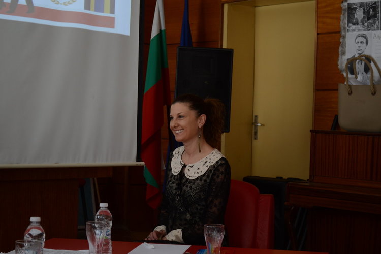  Миролюба Бенатова гостува в „Големият шлем” на славейковци