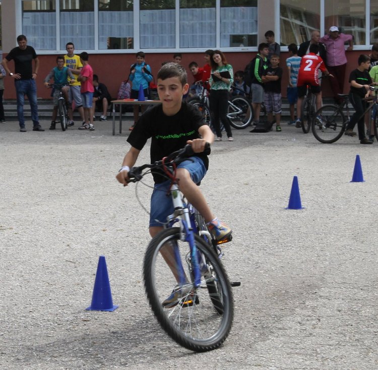 ОУ "П.Славейков" даде "Зелена светлина на децата" 
