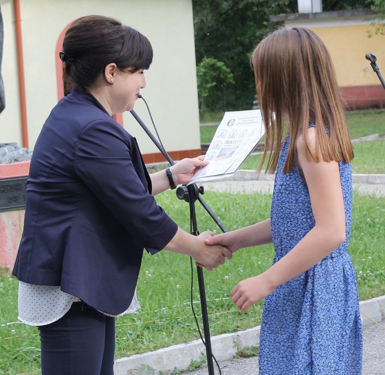 Отличиха най-изявените математици сред димитровградските ученици