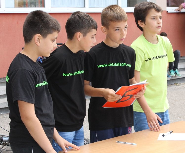 ОУ "П.Славейков" даде "Зелена светлина на децата" 