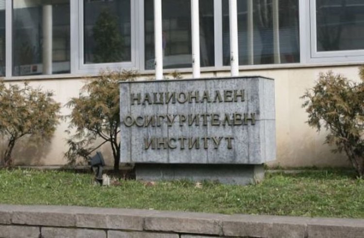 Средният осигурителен доход за април е 772 лева