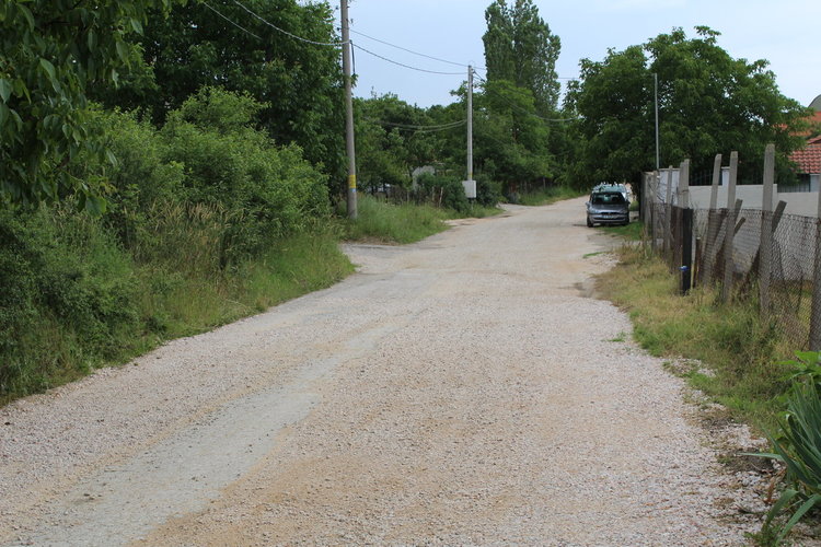 Общината ремонтира 4 улици и паркинг във вилните зони