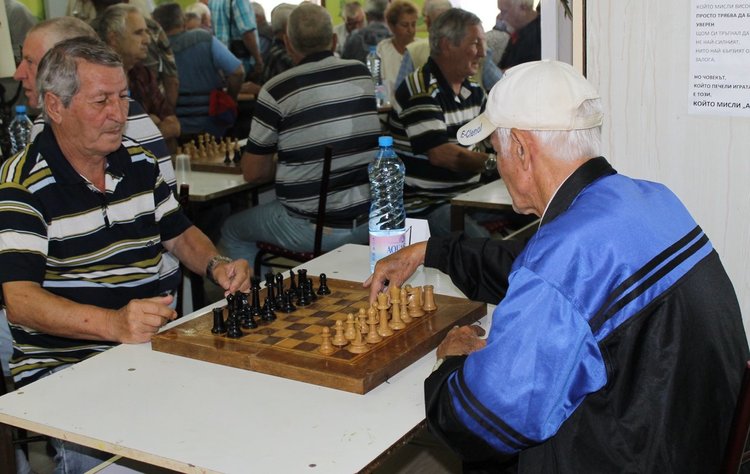 Пенсионерите играха и шах