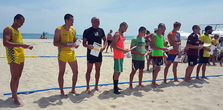 Мис плажен хандбал и три шампионски титли на Държавното в Албена