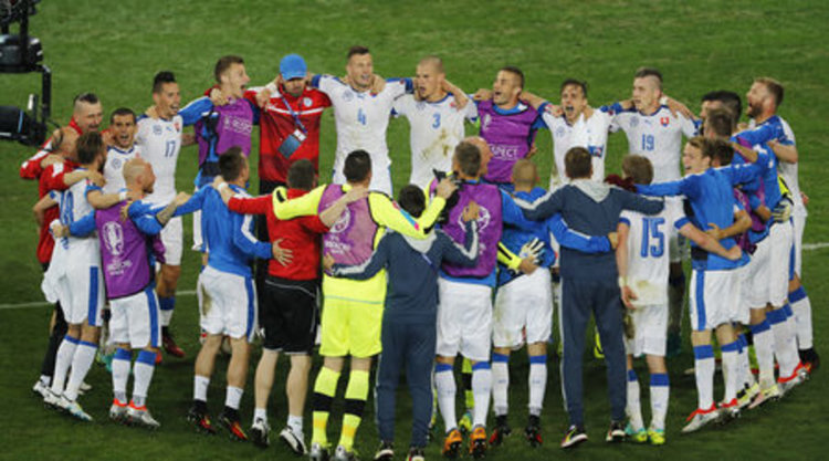 Словакия запъти Русия към дома с красиви голове