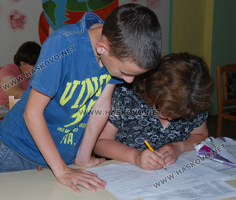 100 на опашка за 8 клас, Езиковата и ПМГ най-предпочитани