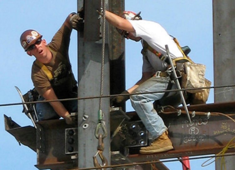 Професия в областта на строителството и 30 000 евро за 3 години за български младежи в Германия