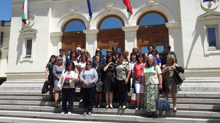 Над 40 жени от ГЕРБ в Смолян и областта посетиха парламента