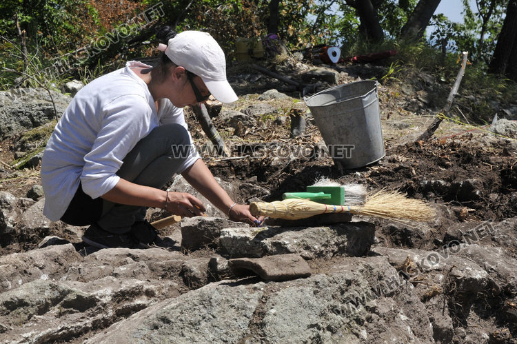 Археолози от БАН проучват светилище от ранга на Перперикон край с. Ангел войвода