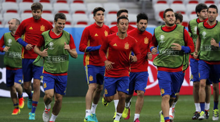 Мачовете днес: Три отбора излизат за ранно класиране на осминафиналите