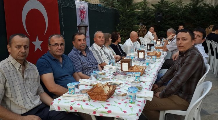 ДПС даде ифтар в Турция