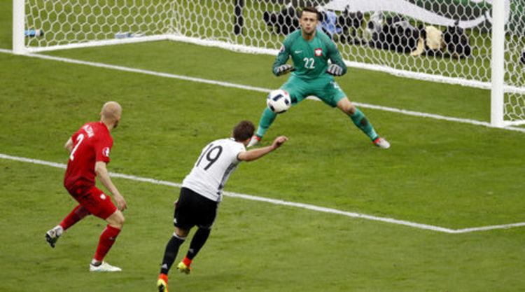 Германия и Полша не успяха да си отбележат в динамичен мач