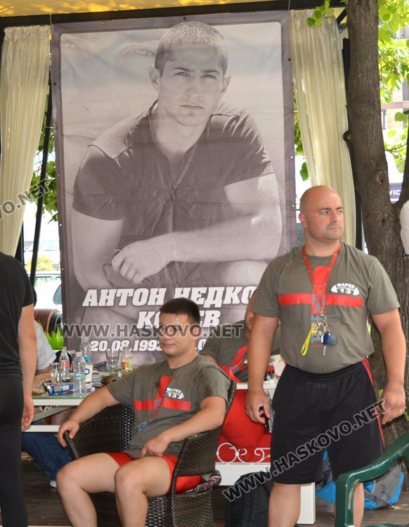 Бащата на убития Антон: Пийте и трепете с колите, младежи, ВКС ви защитава