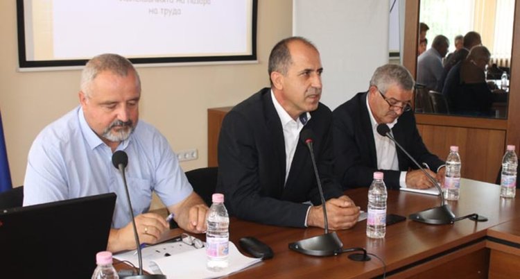 Кърджали настоява за въвеждане на защитени професии по региони