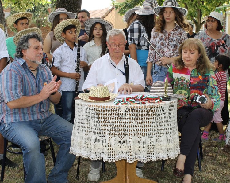 Жури с председател акад.Крум Георгиев оценяваше изпълненията на стари градски песни