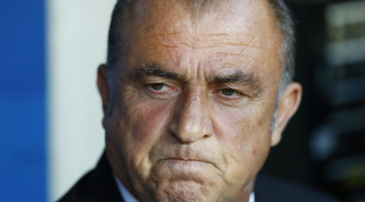 Терим се извини за "пораженческoто поведение" на Турция