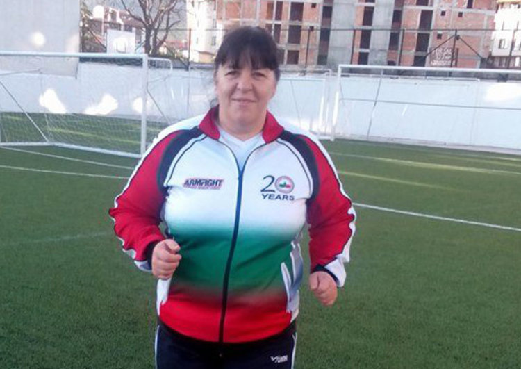 Емилия Стоянова първа на турнира по канадска борба в Спасово