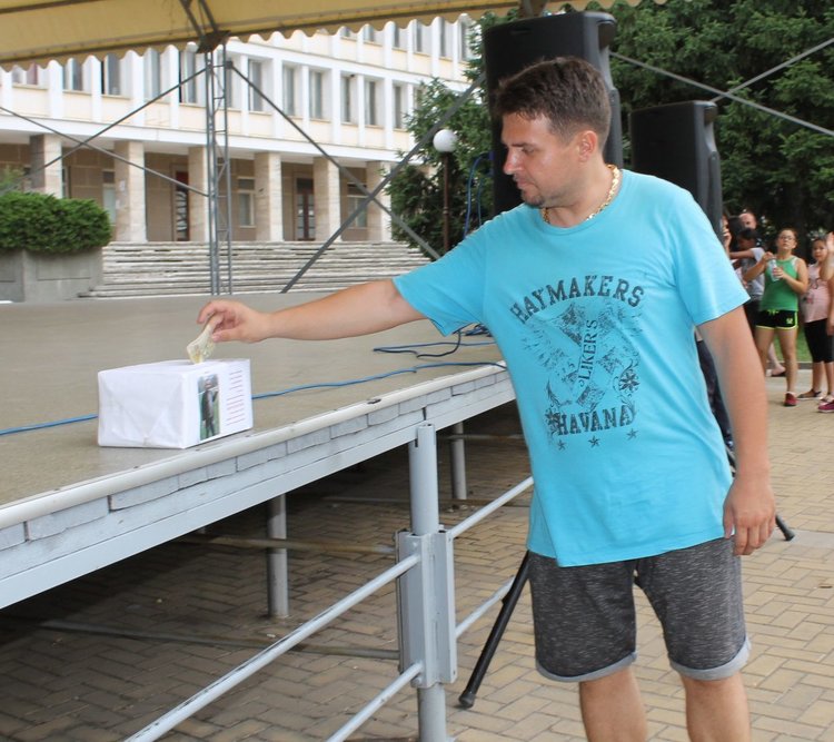 138 лв. набра общоградското хоро в Димитровград за #Спаси Жоро