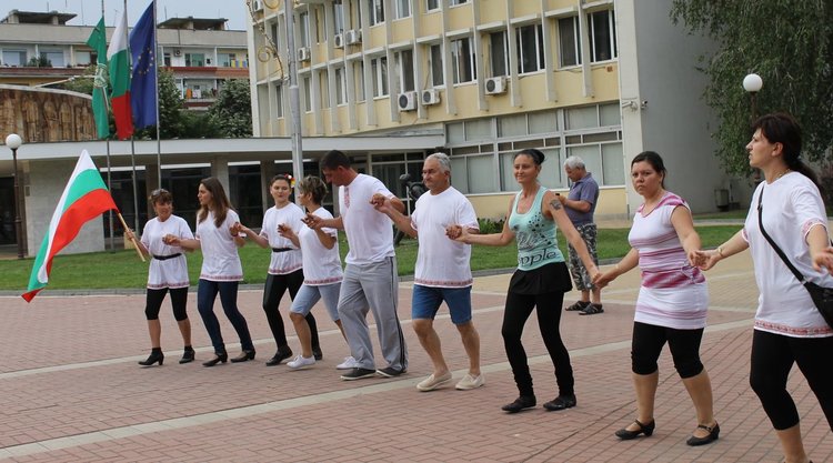 138 лв. набра общоградското хоро в Димитровград за #Спаси Жоро