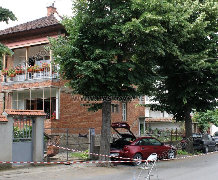 Взривиха "Мазда" на ул."Г.Делчев" в Димитровград