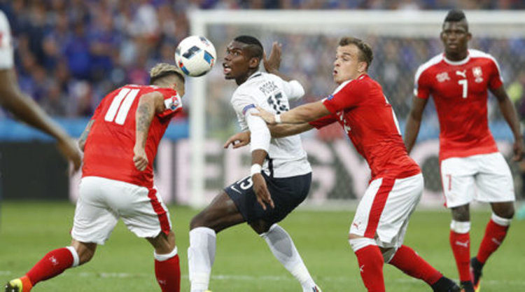 Франция и Швейцария се задоволиха с нулево реми в битката за първото място