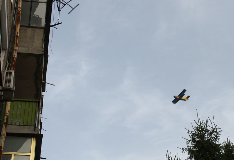 Самолети, прелитащи ниско над Димитровград предизвикаха паника у димитровградчани.