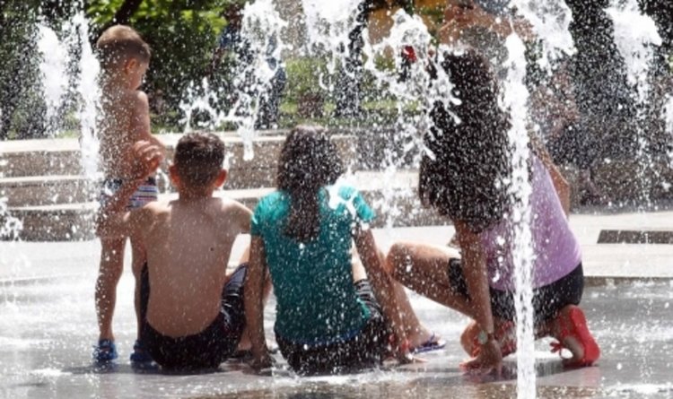 Седмицата започва с жега