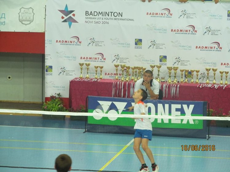 С куп медали се завърнаха от Нови Сад бадминтонистите на клуб „Атлет“