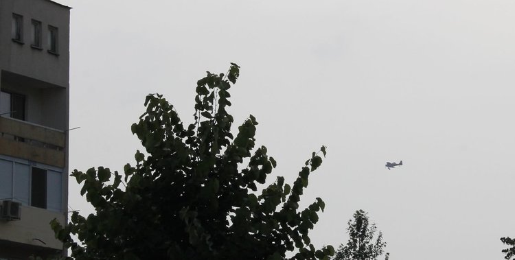 Прелитащи над града самолети паникьосаха Димитровград